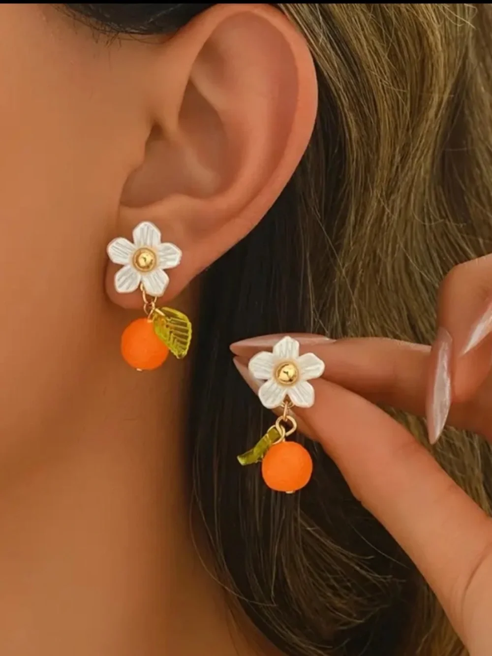 Daisy & Orange Drop Earrings Brand New Cute Spring Summer 🍊